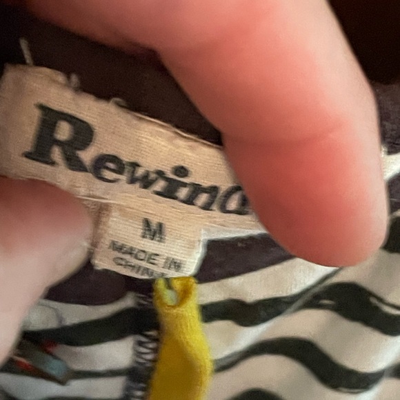 Juniors Rewind Brand size M fits like a woman’s Small! - Picture 4 of 6